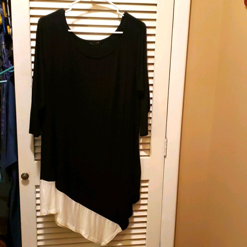 Black and White Bias Cut Tunic Top